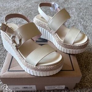 Mía Yuna Buckle Sandal